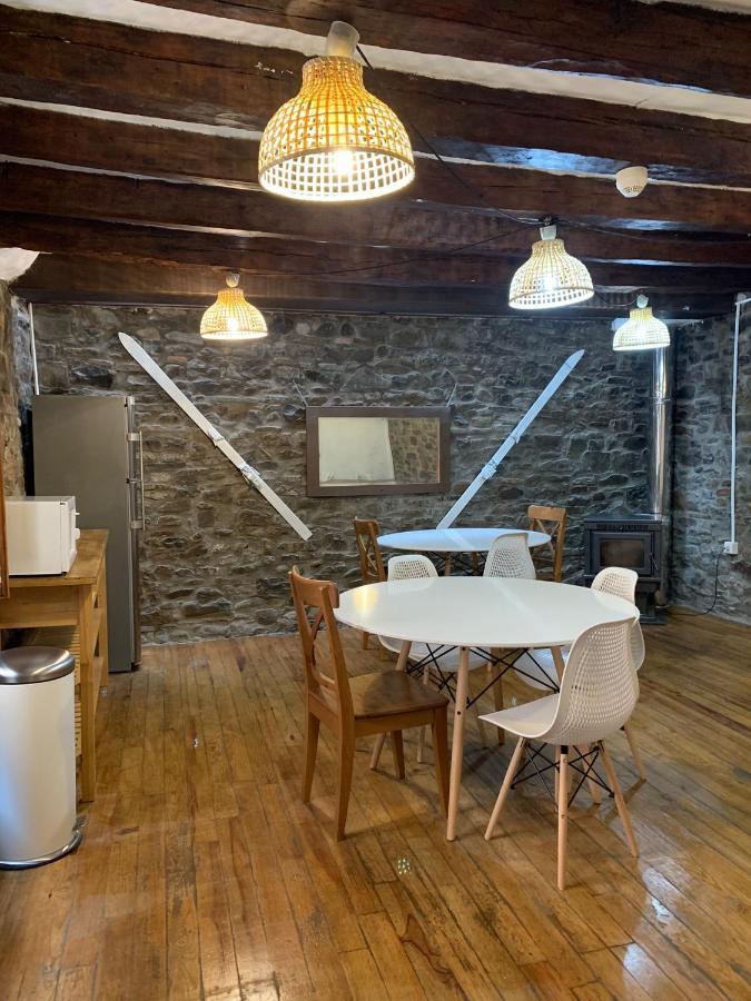 Maison Del Arc Хака Екстериор снимка